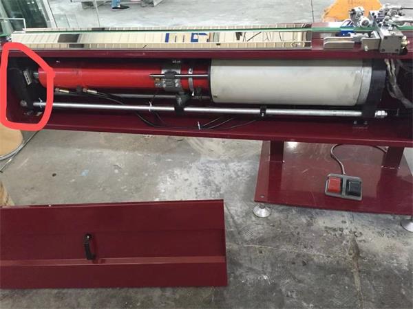 關(guān)于密封膠對(duì)于中空玻璃自動(dòng)打膠機(jī)的重要性