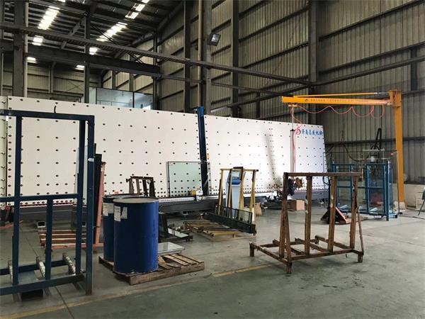 生產(chǎn)中空玻璃需要什么設(shè)備？昌盛為您服務(wù)！